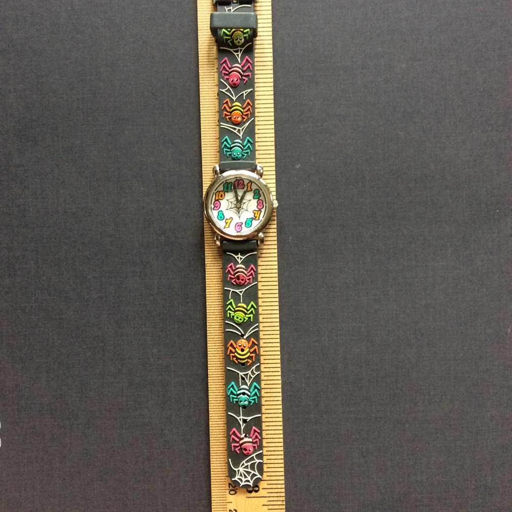 D&S Imports Analog Spider Watch - Picture 6 of 7